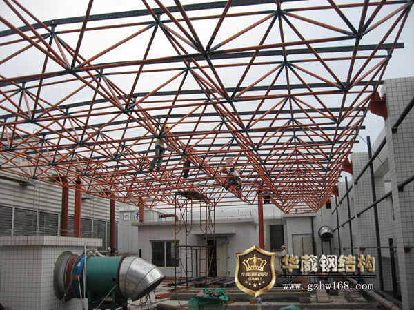  广州珠江医院净化设备雨棚网架安装现场